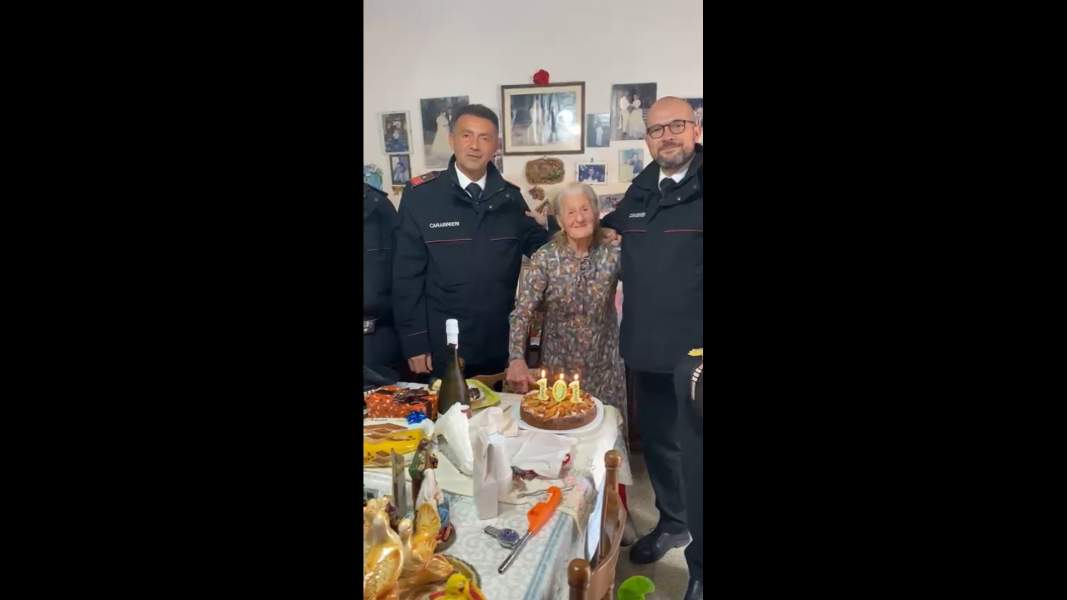 Festa centenaria coi carabinieri