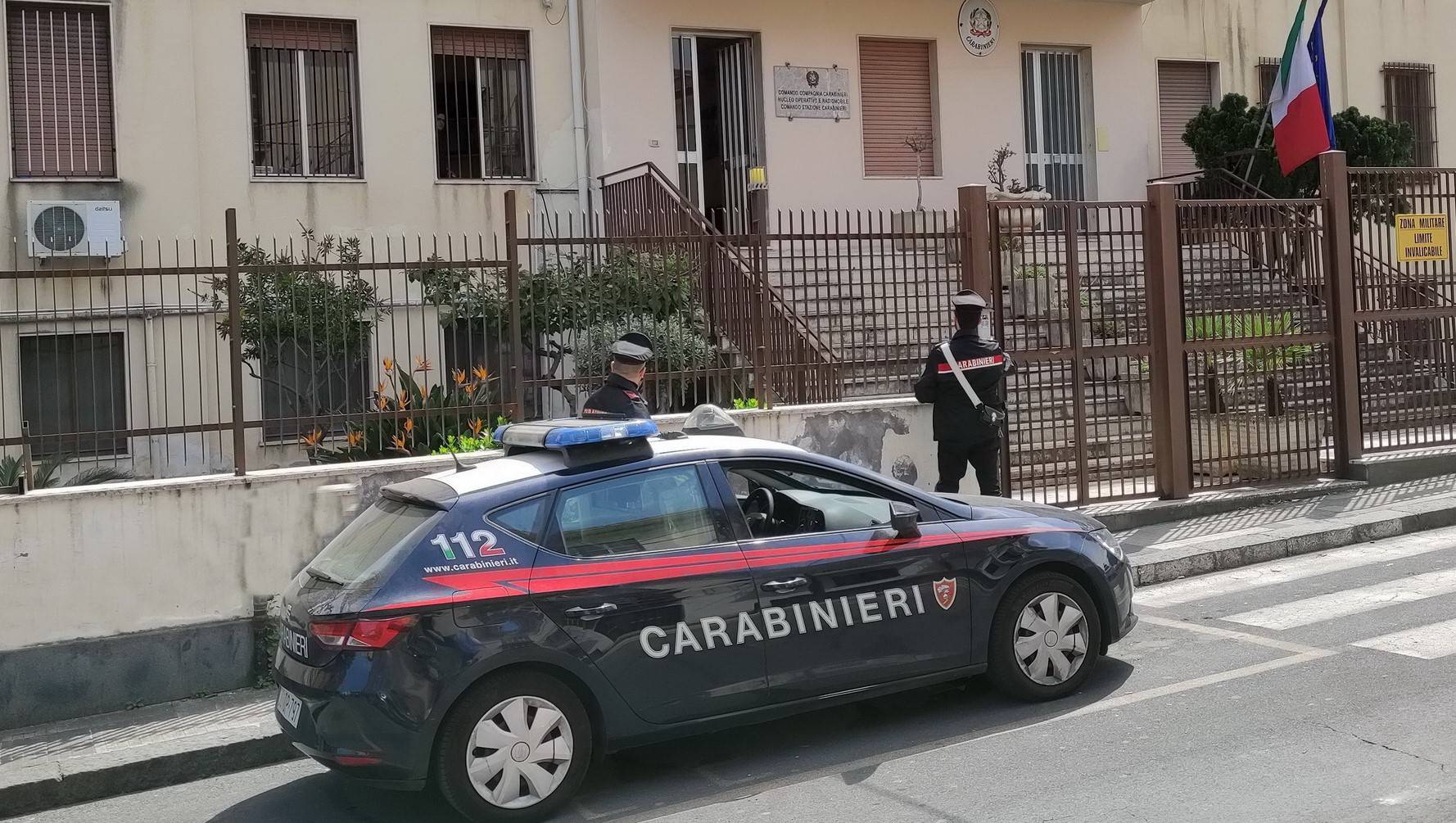 Giarre-caserma-carabinieri.jpg