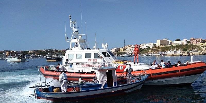 Lampedusa-sbarco-migranti-3.jpg