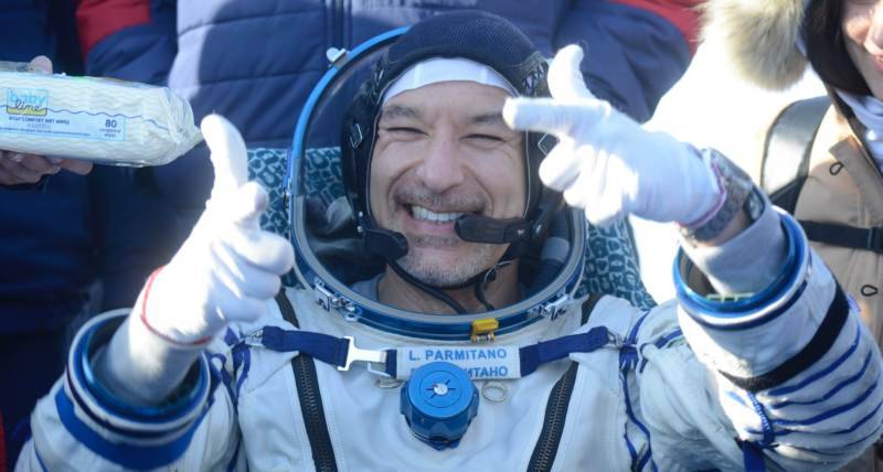 Luca_Parmitano_returns_to_Earth_for_second_time.jpg
