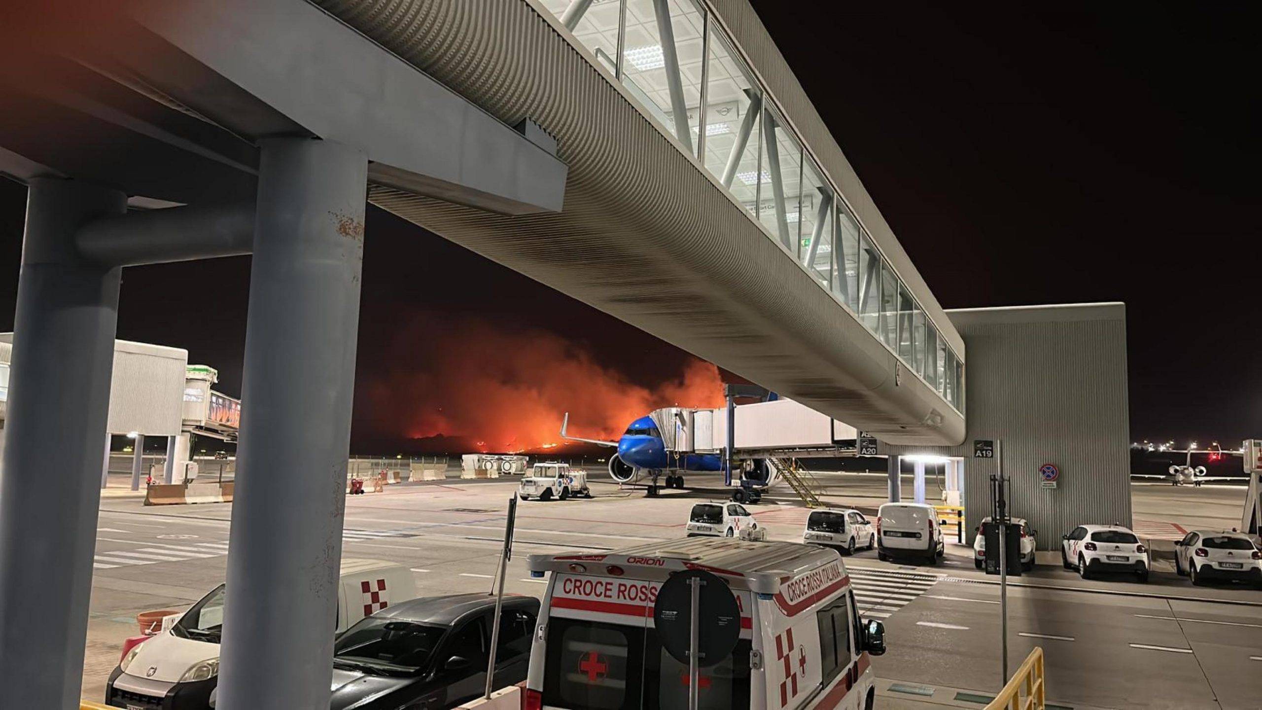 Palermo-incendio-aeroporto-scaled.jpg