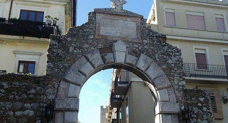 Porta-Messina-Taormina-742x400-1.jpg