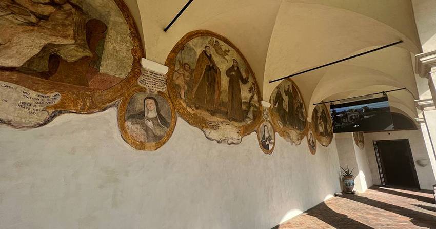 affreschi-restaurati-chostro_1.jpg