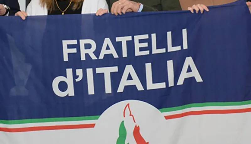 fratelli-d-italia-fdi-bandiera.jpg