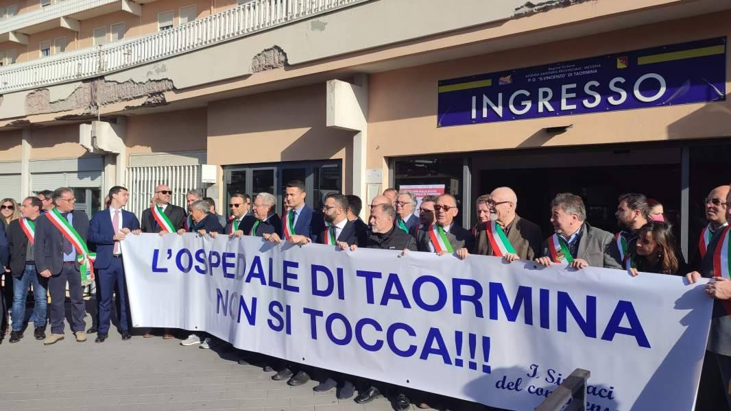 ospedale-di-Taormina-protesta-sindaci.jpg